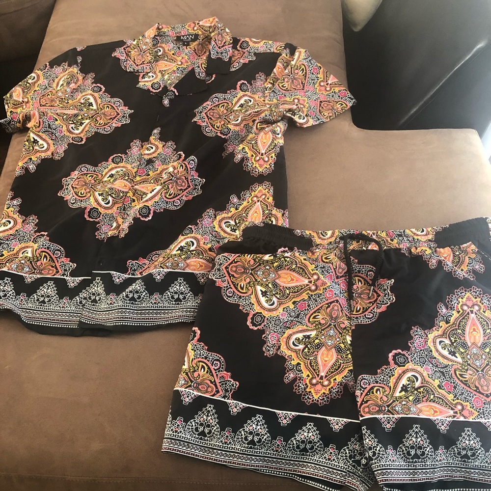 Men’s Boohoo Man designer shirt set.